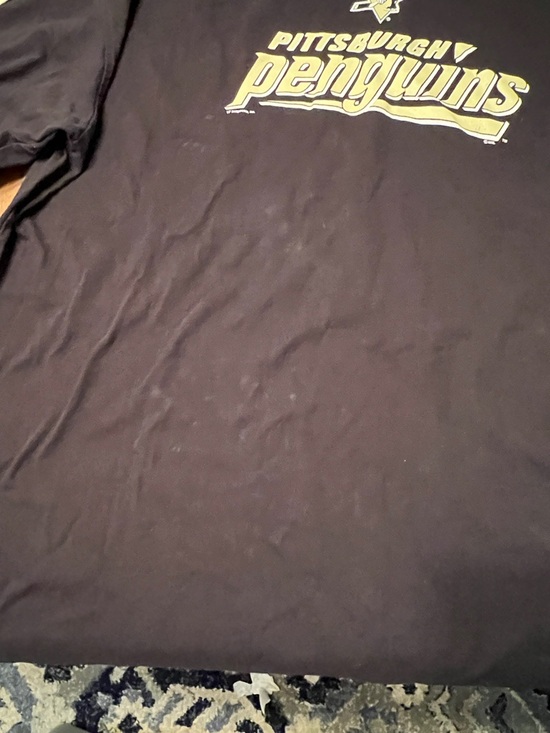 Lee Pittsburgh Penguins Black Long-Sleeve Tee with Yellow Trim - Picture 5 of 6